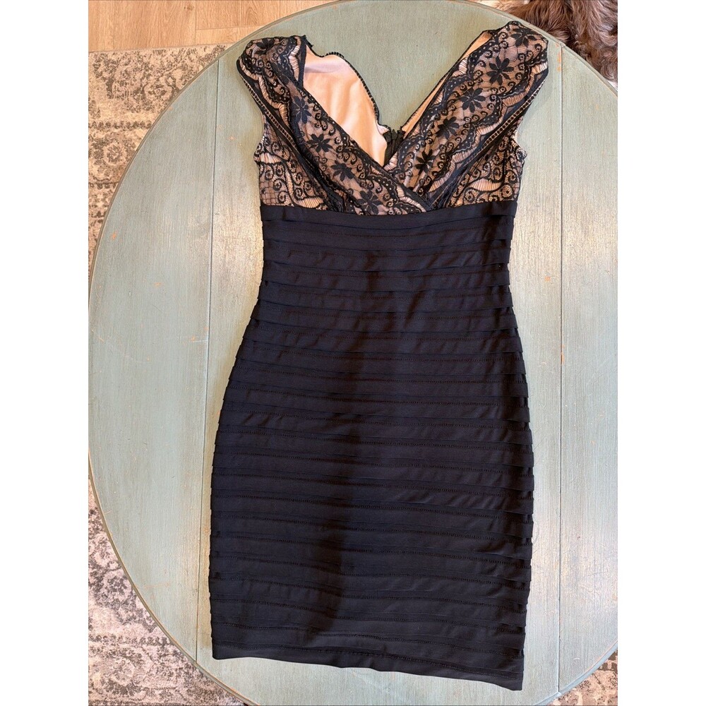 Adrianna Papell Black Lace Bodice Ruched Pleated Cocktail Dress Size 8